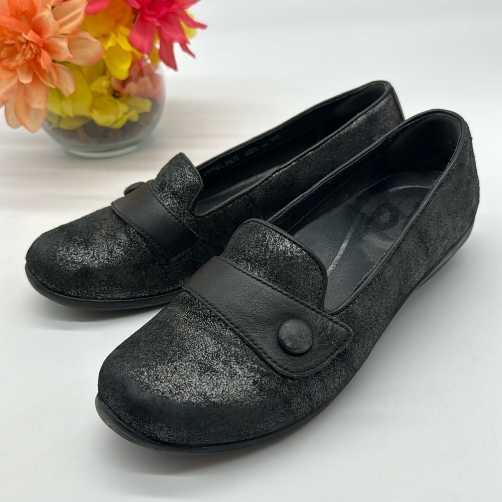 Dansko Black Shimmery Slip On Loafer EU Size 38 DAN6416D